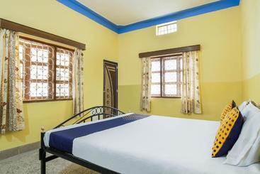 هتل Spot On Cherish Guest House