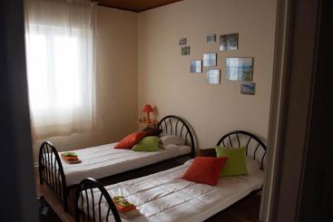 هاستل Lc House