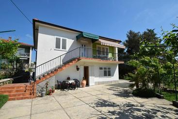 آپارتمانهای توریستها Apartments Hana