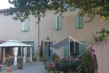 צימר Beau Mas Provençal Avec Piscine