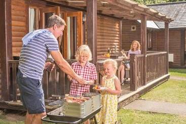 استراحتگاه Tilford Woods Lodge Retreat