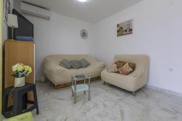 Apartment Cherry 2