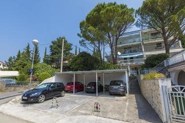 Apartment Cherry 2