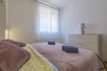 Apartment Cherry 2