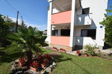 Apartments Petrovic