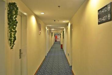 هتل 7days Inn Zhuhai Jida Zhongdian Mansion