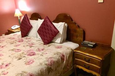 هتل Albatross Inn Bed & Breakfast