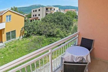 هتل Apartaments Damir