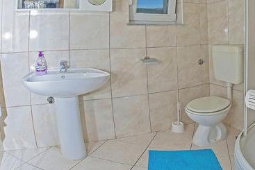 هتل Apartaments Damir