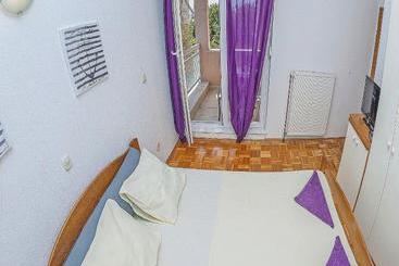 هتل Apartaments Damir