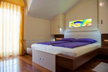 هتل Pansion Maestral