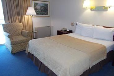 فندق Americas Best Value Inn  Campus View