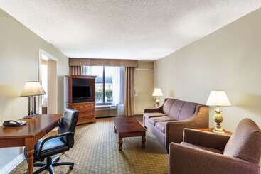 فندق Ramada By Wyndham Houma