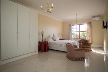 هتل Cricklewood Apartments