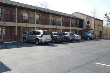 هتل Red Carpet Inn Absecon