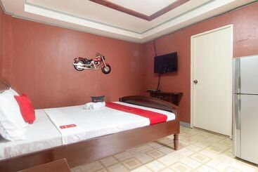 بنسيون Reddoorz Near Laoag Capitol