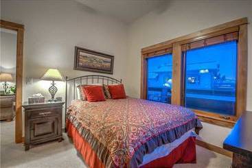 Soaring Eagle Chalet