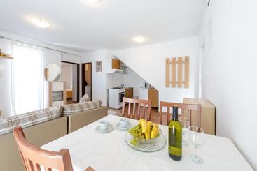 Apartments Aida