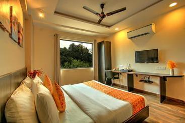 هتل Artisian Rooms