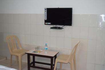 هتل Athidhi Inn