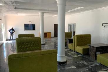 هتل Nordhaus Suites Garden And Tours