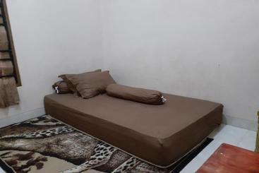 هتل Spot On 2846 Kost Faza