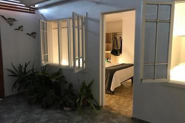 پانسیون Hostal Casa 95