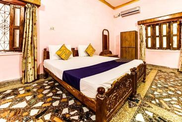 هتل Spot On 63858 Jay Gurudev Homestay
