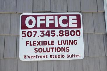 هتل Riverfront Studio Suites
