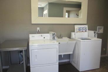 هتل Riverfront Studio Suites
