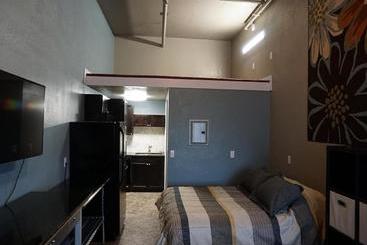 هتل Riverfront Studio Suites