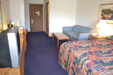 فندق على الطريق Sky Lodge Inn & Suites  Delavan