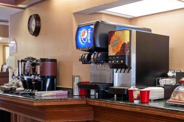 اقامتگاه Hawthorn Suites By Wyndham Dearborn/detroit Mi
