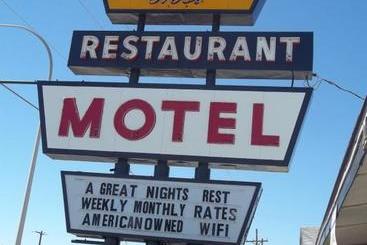 Royal Host Motel