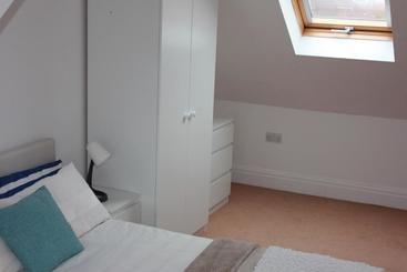 پانسیون Beautiful Ensuite Beachfront Room Worthing Homestay