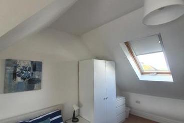 پانسیون Beautiful Ensuite Beachfront Room Worthing Homestay