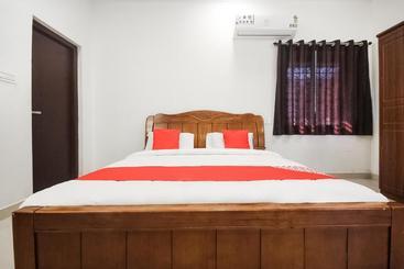 هتل Oyo 67806 Sree Laxmi Vilas