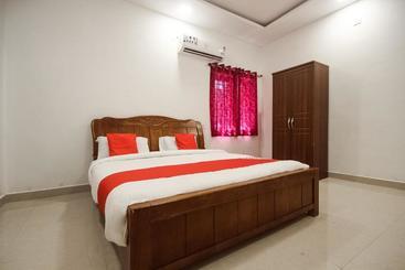 هتل Oyo 67806 Sree Laxmi Vilas