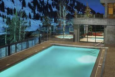هتل Rustler Lodge