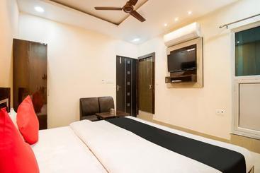 هتل Capital O 67322 Aastha Krishna Niketan