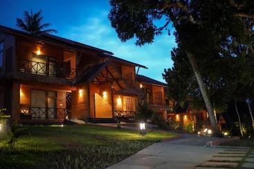 استراحتگاه Amara Ayurveda Retreat  Overlooking Evergreen Western Ghats An Ecologically Sustainable Living Space
