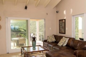 آپارتمانهای توریستها Bougainvillea By Island Properties Online