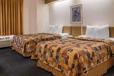 هتل Days Inn By Wyndham Flint/bishop International Airport