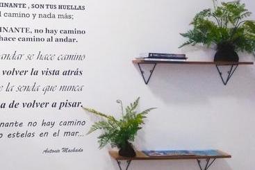 簡易ホテル Alojamientos Cantíber