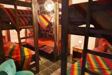 پانسیون Valle Utopía Hostel