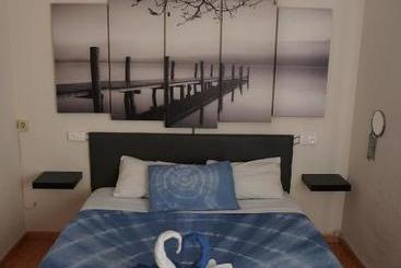 هاستل Guesthouse Namaste Central Rooms Valencia  Adults Only