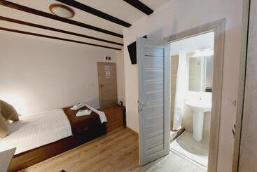 ベッドアンドブレックファースト Confort Inn