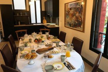 تختخواب و صبحانه Villa Parisiata