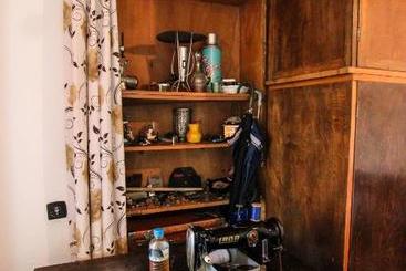 پانسیون Flora S Guesthouse  The Fir Gate
