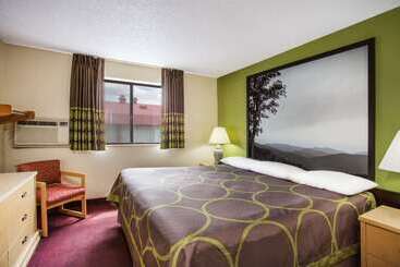 فندق Super 8 By Wyndham Salem Va